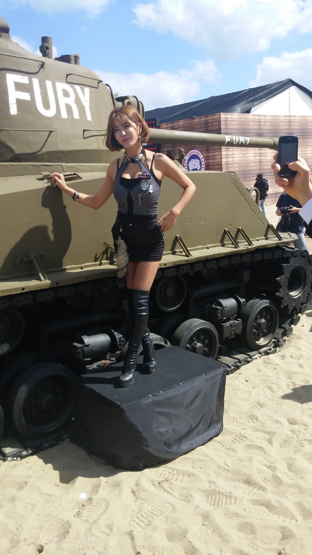 韩国顶级Showgirl许允美 釜山坦克世界 1